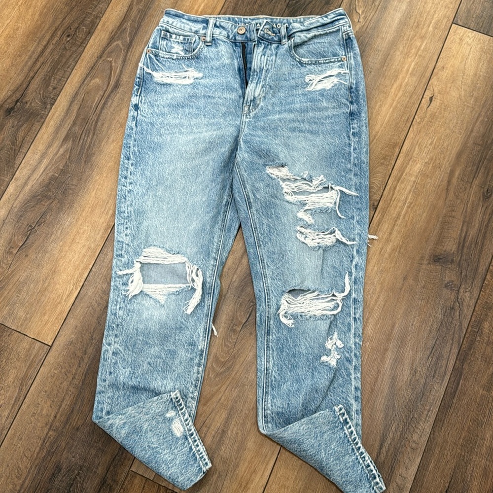 American Eagle mom jeans